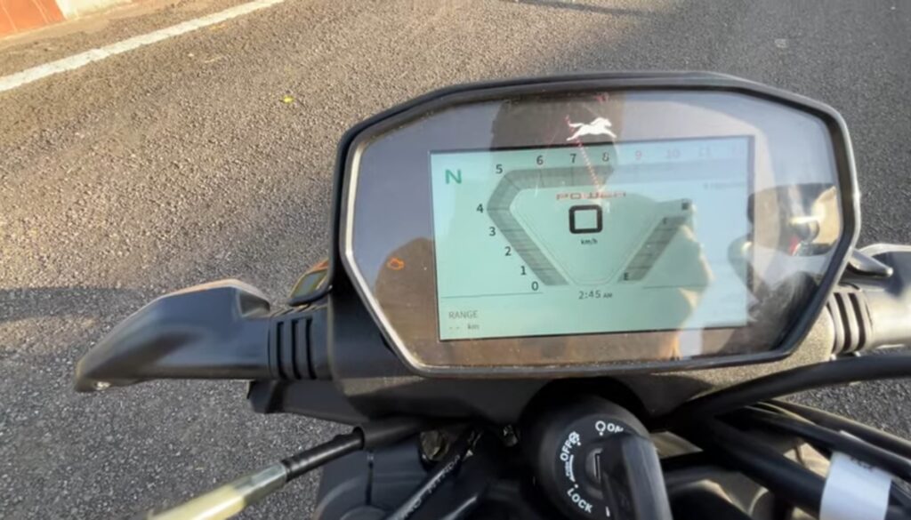 Tvs raider 125 cc Display 